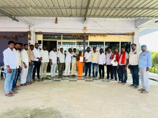 ముఖ్య మంత్రి సహాయనిది చెక్కు పంపిణి 