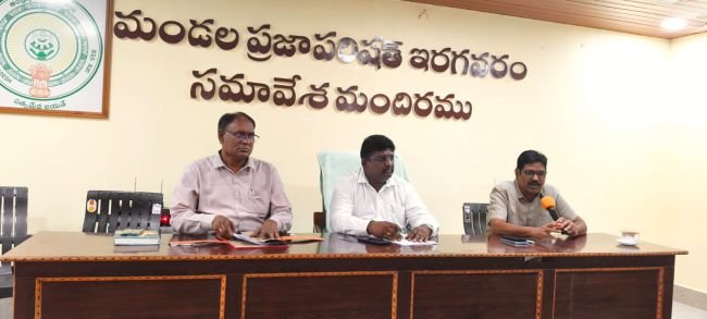 రాజకీయ పార్టీలు ఎన్నికలు నిర్వహణకు సహకరించాలి :మండల రిటర్నింగ్ అధికారి సత్యనారాయణ 