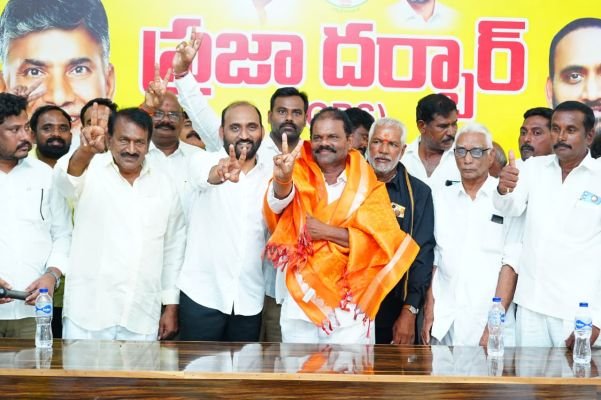 జలదంకి మండలంలో టీడీపీకి భారీ బలం.. వైసీపీకి గట్టి షాక్..!