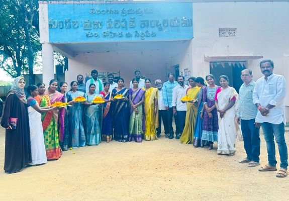 మండల పరిషత్ కార్యాలయంలో ఘనంగా మహిళా సర్పంచుల ఆధ్వర్యంలో బతుకమ్మ సంబరాలు