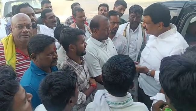 కాట్రియాల తండాలో లో వోల్టేజ్ సమస్యకు పరిష్కారం  100 కేవీ విద్యుత్ ట్రాన్స్‌ఫార్మర్ మంజూరు చేసిన మాజీ ఎమ్మెల్యే మైనంపల్లి హనుమంతరావు