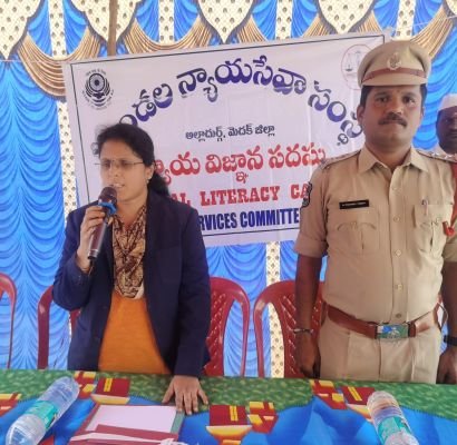 ప్రతి ఒక్కరూ చట్టాలపై అవగాహన కలిగి ఉండాలి. అల్లాదుర్గం జూనియర్ సివిల్  జడ్జి సుచరిత