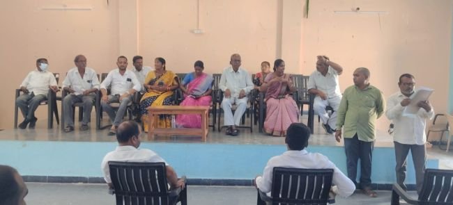 హుస్నాబాద్‌లో చికెన్ వ్యర్థాల వేలం.. రూ. ఆరు లక్షల 5000   పాట!