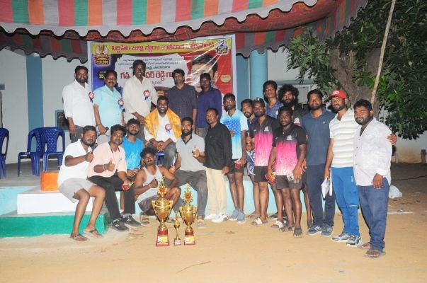 ముగిసిన జిల్లా స్థాయి వాలీబాల్ టోర్నమెంటు