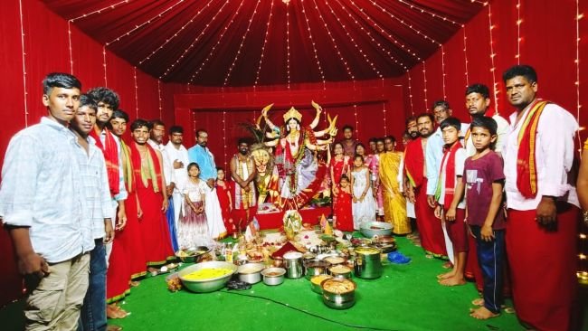 జూలపల్లిలో భక్తిశ్రద్ధలతో దుర్గామాతకు ప్రత్యేక పూజలు
