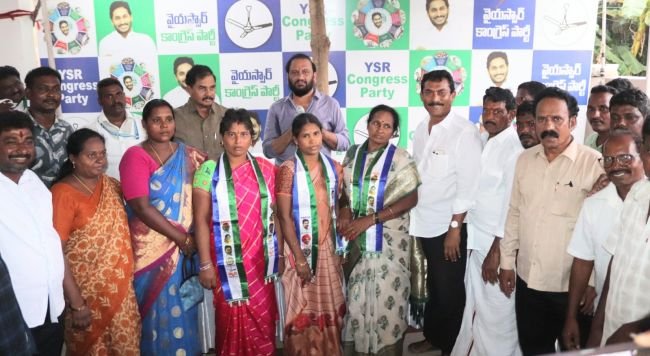 వైసీపీ అభ్యర్థుల పేర్లను ప్రకటించిన ఆదాల, నల్లపరెడ్డి.