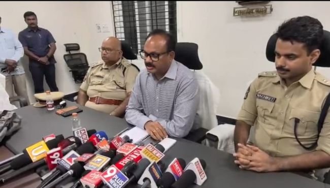 చట్టాన్ని వ్యతిరేకిస్తే చర్యలు తప్పవు కలెక్టర్ శ్రీధర్ డీఐజీ కోయ ప్రవీణ్ జిల్లా ఎస్పీ నచి కేత్ విశ్వనాధ్