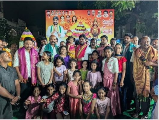 మధురానగర్‌లో ఘనంగా బతుకమ్మ సంబరాలు  హాజరైన ఎమ్మెల్యే నవీన్‌ యాదవ్‌, వర్షా యాదవ్‌