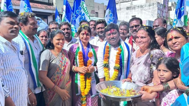 విజయనగర అభివృద్ధికి యువత రాజకీయాల్లోకి రావాలి