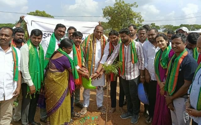 ఎంసీ పల్లిలో 20 వేల మొక్కల మెగా ప్లాంటేషన్‌ను ప్రారంభించిన ఎమ్మెల్యే మల్లారెడ్డి