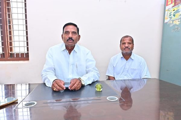 రైతులు దళారుల చేతిలో మోసపోవద్దు....  ధాన్యం కొనుగోలు కేంద్రాలు ప్రారంభిస్తాం