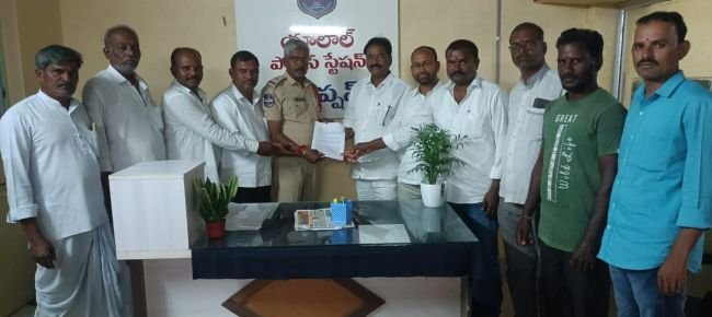 పైలెట్ రోహిత్‌రెడ్డిపై తప్పుడు ప్రచారం చేస్తే సహించేది లేదు: యాలాల బిఆర్ఎస్ నాయకుల హెచ్చరిక