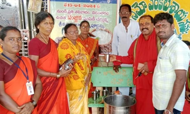 తోటపల్లిలో భక్తులకు ఉచిత మజ్జిగ పంపిణీ