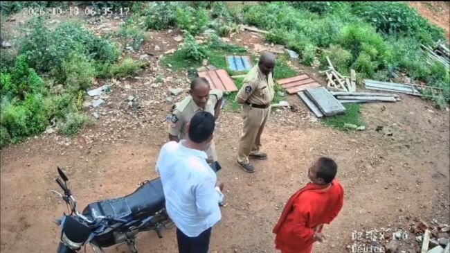 ప్రజాస్వామ్యమా.. పచ్చస్వామ్యమా?  నామినేషన్ల చివరి రోజున పోలీసుల దౌర్జన్యమంటూ ఆరోపణలు
