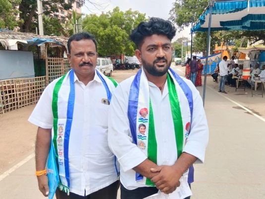 రాయదుర్గం 20వ వార్డు వైఎస్సార్‌సీపీ అభ్యర్థిగా కెడిమి ప్రశాంత్ యాదవ్ నామినేషన్