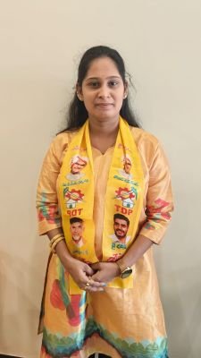 నామినేషన్ దాఖలు చేసిన యారిచర్ల  హానీ