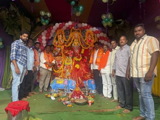 దుర్గాదేవి శరన్నవరాత్రి ఉత్సవాల్లో పాల్గొన్న తాటి*