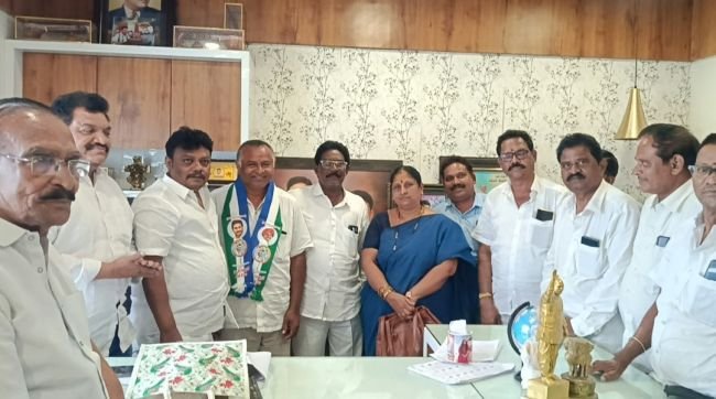 సీతానగరం మండలం జడ్పీటీసీ వైసిపి అభ్యర్థిగా అల్లు విజయ పేరును ఖరారు చేసిన మాజీ ఎమ్మెల్యే  అలజంగి జోగారావు 