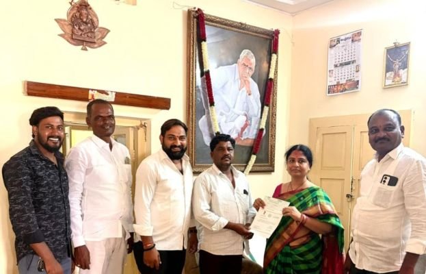 సీఎం సహాయ నిధి చెక్కును అందజేసిన ఎమ్మెల్యే సతీమణి పట్లోళ్ల అనుపమ రెడ్డి