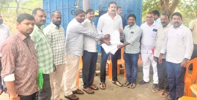 మహబూబాబాద్ లో ఎస్సీ, ఎస్టీ ప్రత్యేక కోర్టును ఏర్పాటు చేయాలి-జాతీయ ఎస్టీ కమిషన్ సభ్యునికి బార్ అసోసియేషన్ వినతి