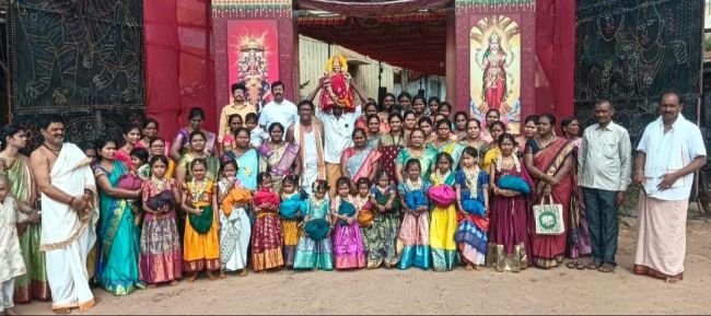 వాసవి మాతకు పంచామృతాభిషేకం  నవరాత్రుల్లో చిన్నారులతో కన్యకా పూజ