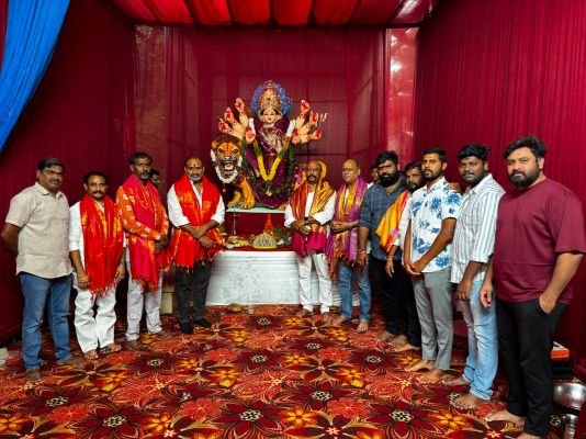 ప్రత్యేక పూజల్లో పాల్గొన్న పటాన్‌చెరు నియోజకవర్గ బీఆర్ఎస్ పార్టీ ఇన్‌చార్జ్ వెన్నవరం ఆదర్శ్ రెడ్డి