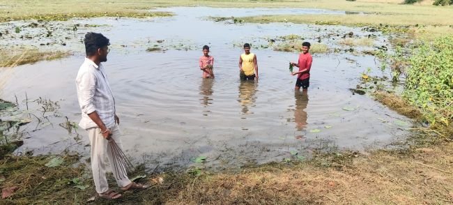 దుగినేపల్లి చెరువు వద్ద బతుకమ్మ నిమజ్జనానానికి ఏర్పాట్లు