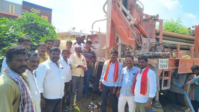 నీటి సమస్య పరిష్కారానికి బోరు ఏర్పాటు..