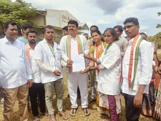ఆళ్లపల్లి 108 సిబ్బందికి షెల్టర్ ఏర్పాటు చేయాలి-ఎమ్మెల్యే పాయం వెంకటేశ్వర్లుకు వినతి