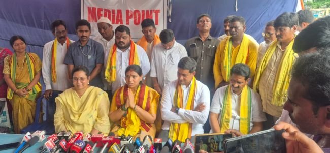 మీ ఇంటి ఆడపిల్లగా ఆశీర్వదించండి....* మేయర్ అభ్యర్థి అవనాపు భార్గవి....