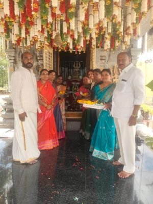 దుర్గా దేవి అలంకరణలో దర్శనమిచ్చిన వెంకటాపురం ఎల్లమ్మ తల్లి!!