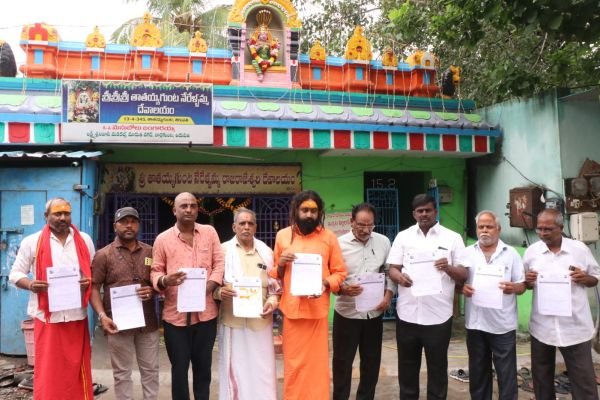 సామూహిక వివాహానికి దరఖాస్తుల ఆహ్వానం  -వచ్చే ఏడాది మార్చి 31న 516 జంటలకు ఉచిత సామూహిక వివాహం -బృహత్తర కార్యక్రమానికి శ్రీకారం చుట్టిన ఏకవీర సేవా ఫౌండేషన్ -మంగళ సూత్రాలు వివాహ మహోత్సవ సామాగ్రి ఉచితంగా పంపిణీ -ఉచిత భోజన వసతితో పాటు శ్రీవారి దర్శనానికి ఏర్పాట్లు -అర్హులైన పేద కుటుంబాలు డిసెంబర్ 31 లోపు