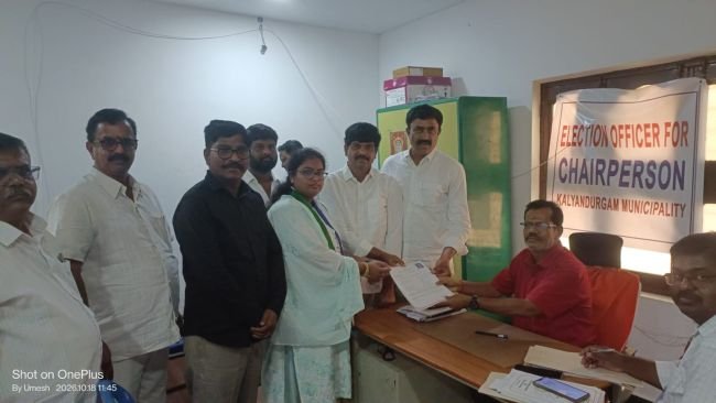 చైర్మన్ అభ్యర్థిగా హర్షిణి నామినేషన్.