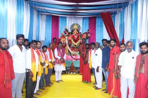 కొల్చారం మండలంలో కాంగ్రెస్ పార్టీ ఇన్‌చార్జ్ సుడిగాలి పర్యటన