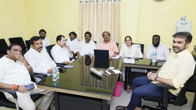 *స్థానిక ఎన్నికల్లో విజయమే లక్ష్యం....