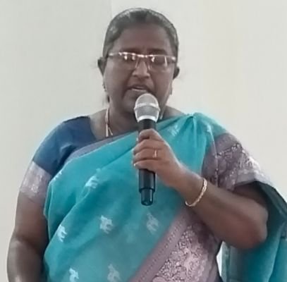 ఎంపీటీసీ ఎన్నికలకు నామినేషన్లు. ఎంపీడీవో ఉషారాణి.   