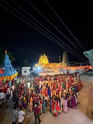 అంబరాన్నంటిన సద్దుల బతుకమ్మ వేడుకలు 