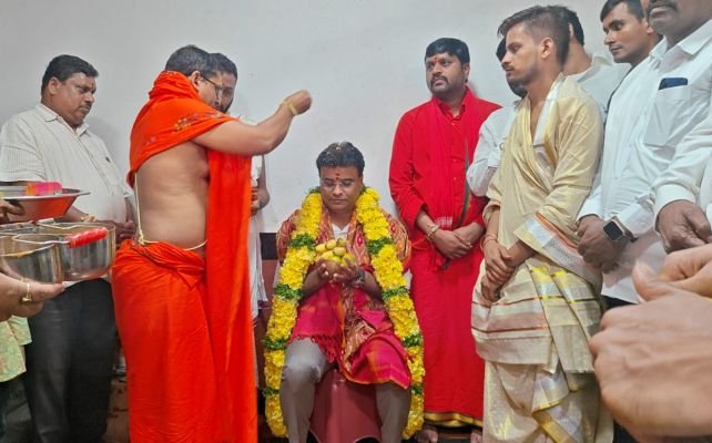 దుర్గమ్మ ఆశీస్సులు ప్రజలందరిపై ఉండాలి : ఎమ్మెల్యే కేపీ వివేకానంద్