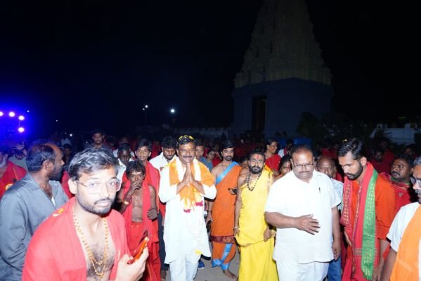 నంది గుండం దుర్గామాత నవరాత్రి ఉత్సవాల్లో పాల్గొన్న బీజేఎల్పీ నేత, ఎమ్మెల్యే ఏలేటి మహేశ్వర్ రెడ్డి.