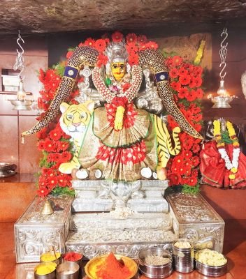 దుర్గామాత రూపంలో ఏడుపాయల వన దుర్గమ్మ