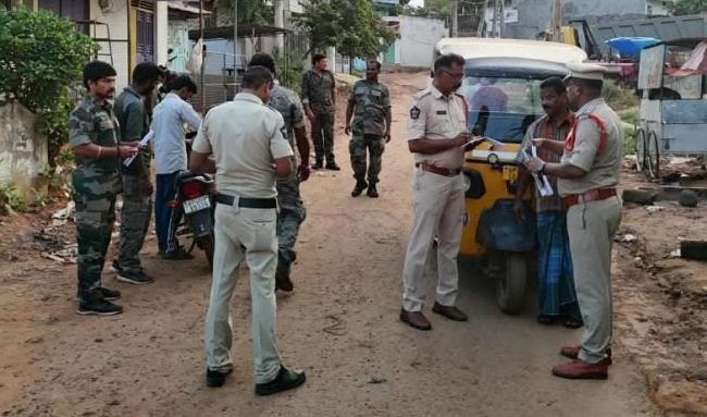 స్థానిక ఎన్నికల వేళ జిల్లాలో ముమ్మరంగా కార్డెన్ సెర్చ్