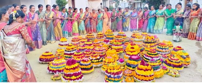 ఘనంగా సద్దుల బతుకమ్మ పండుగ..