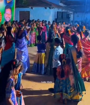 చిద్రుప్ప గ్రామంలో ఘనంగా బతుకమ్మ సంబరాలు