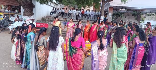 రాయికోడ్ లో ఘనంగా సద్దుల బతుకమ్మ సంబరాలు