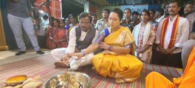 రామకృష్ణాపూర్ లో ఘనంగా సద్దుల బతుకమ్మ వేడుకలు.. • వేడుకల్లో పాల్గొన్న కార్మిక శాఖ మంత్రి గడ్డం వివేక్ వెంకటస్వామి 