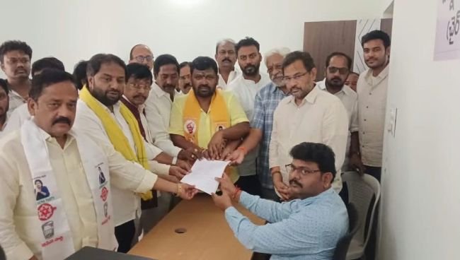అట్టహాసంగా శ్రీరామ్ చినబాబు నామినేషన్ కార్యక్రమం