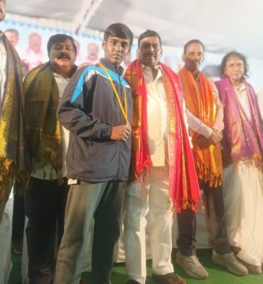 రాష్ట్ర స్థాయి రెజ్లింగ్‌లో ఉద్దెమర్రి యువకుడికి రజత పతకం