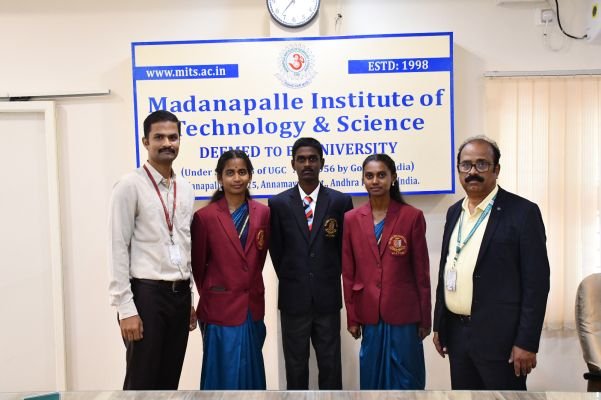 వాయు సైనిక్ శిబిరంలో మిట్స్‌ క్యాడెట్స్ అద్భుత ప్రతిభ
