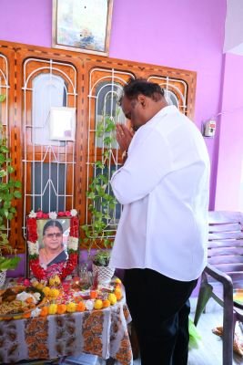 మాజీ కౌన్సిలర్ రామకృష్ణ మాతృమూర్తికి నివాళి 