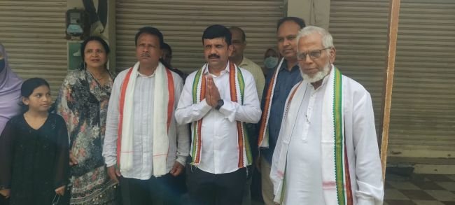 కాంగ్రెస్  మునిసిపల్ ఛైర్మన్ అభ్యర్థిగా డాక్టర్ అప్సర్ షరీఫ్ నామినేషన్